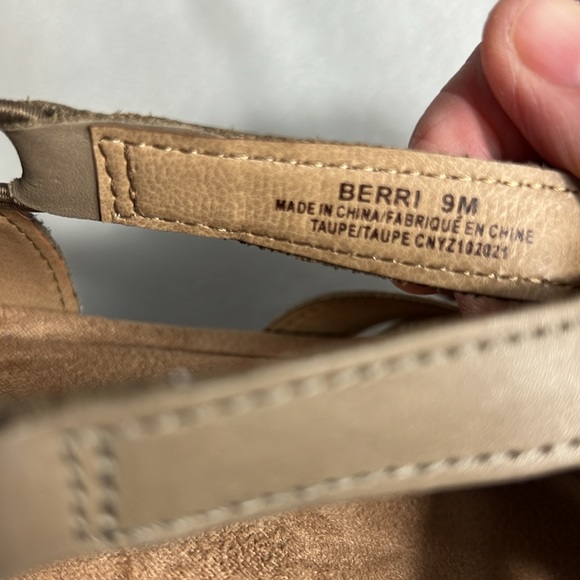 Earth Origins Berri New without Box Taupe Fisherman Slip On Sandals 9M - Picture 8 of 9